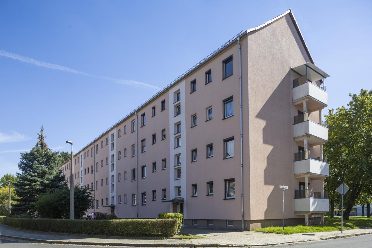 3 Räume und Balkon in Gröba
