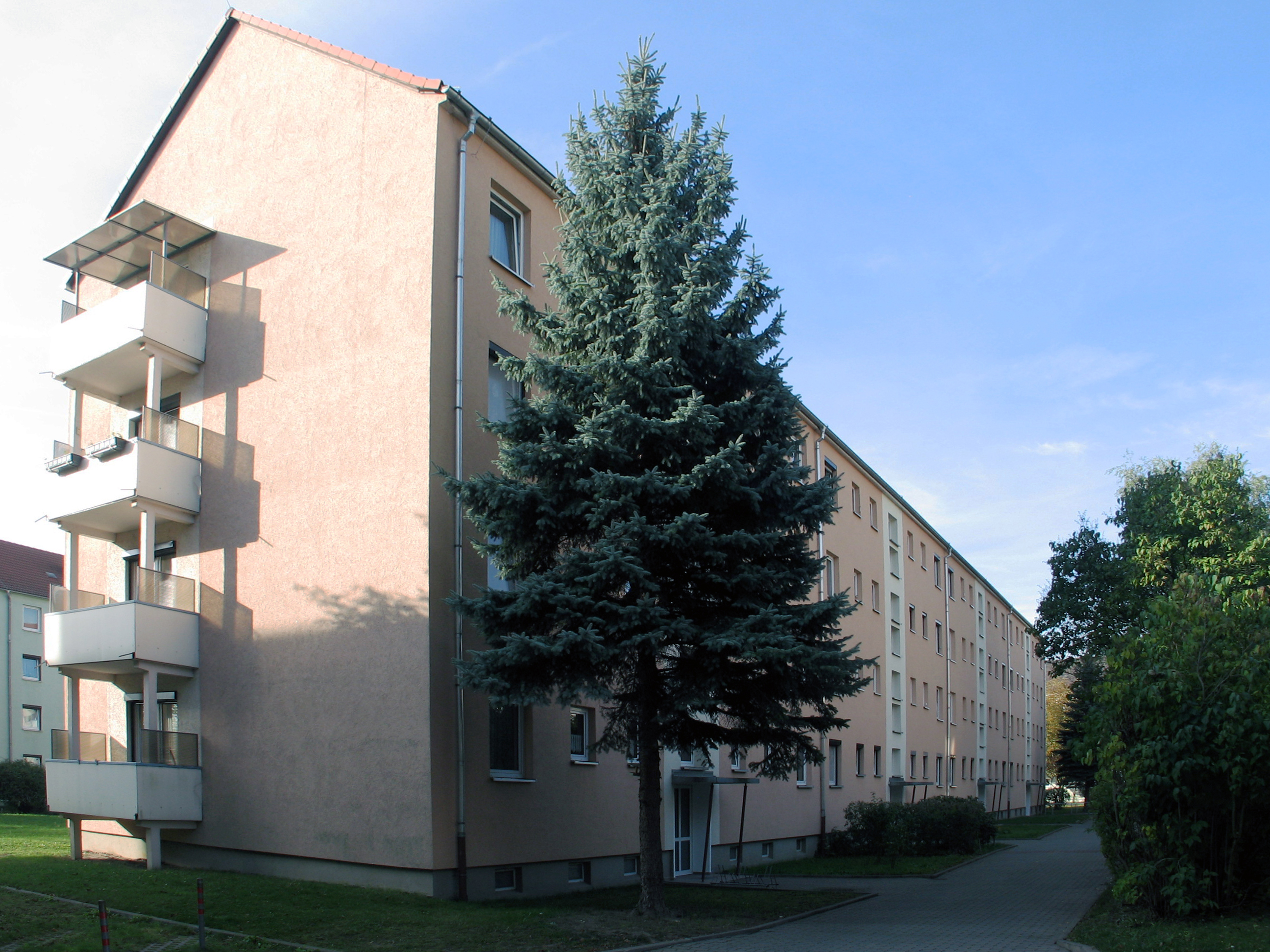1. Obergeschoss: 3-Raum-Wohnung mit Balkon