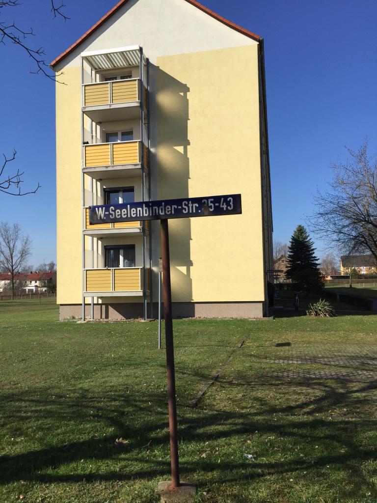 3-Raum-Wohnung, Balkon, Bad mit Wanne und Fenster