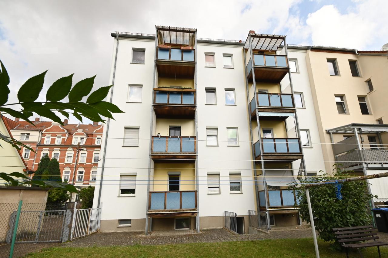 3-Raum-Wohnung mit Balkon in Altriesa