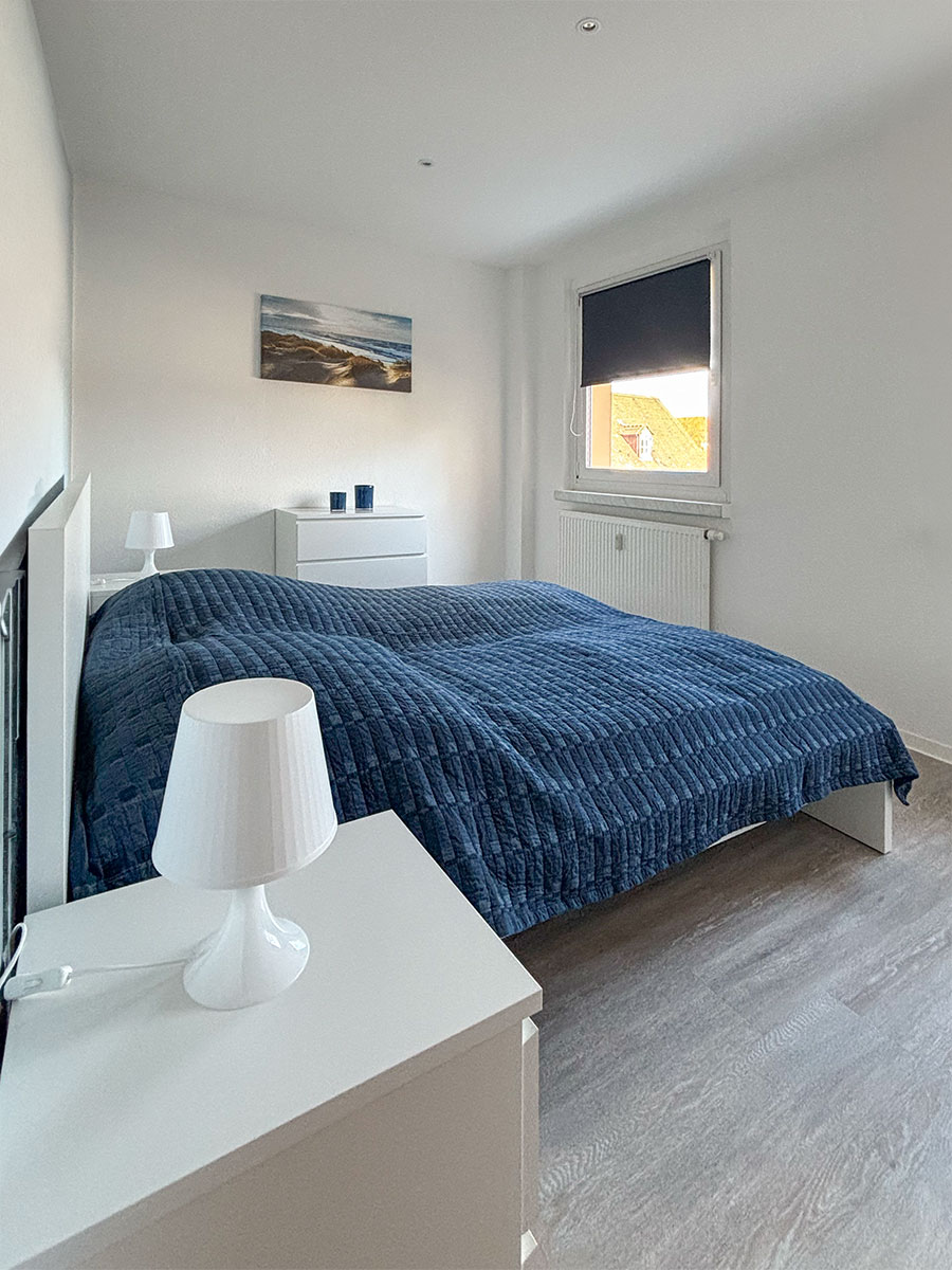 Schlafzimmer mit Doppelbett